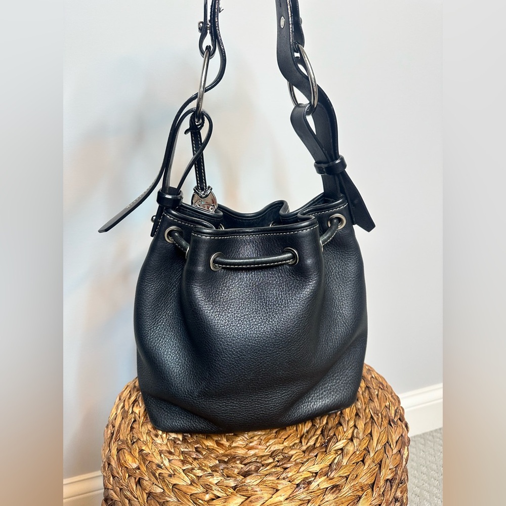 Vintage Dooney & Bourke black full grain leather bucket shoulder bag bucket bag - Picture 6 of 16